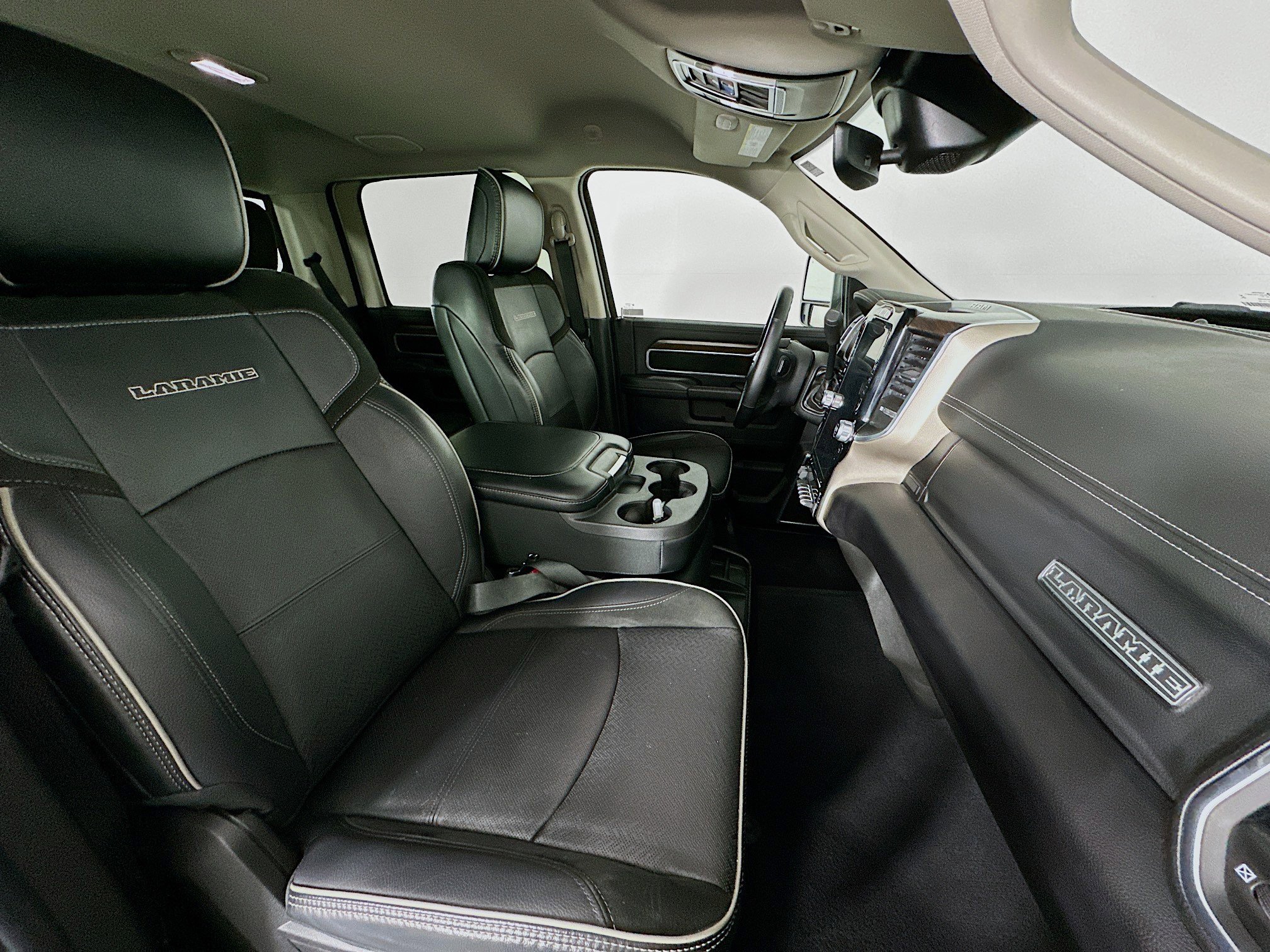 Used 2024 RAM 2500 Laramie w/ Safety Group image 32