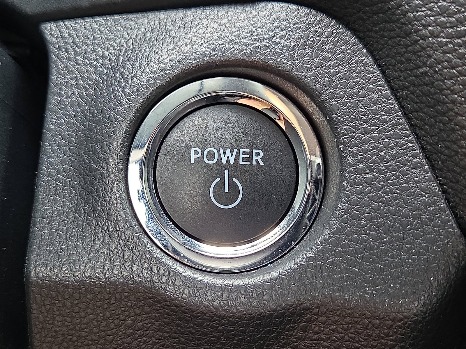 Used 2025 Toyota RAV4 XLE w/ Convenience Package AWD/4WD image 20