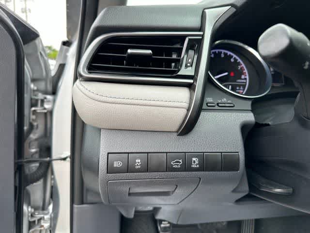 Used 2019 Toyota Camry LE FWD image 13