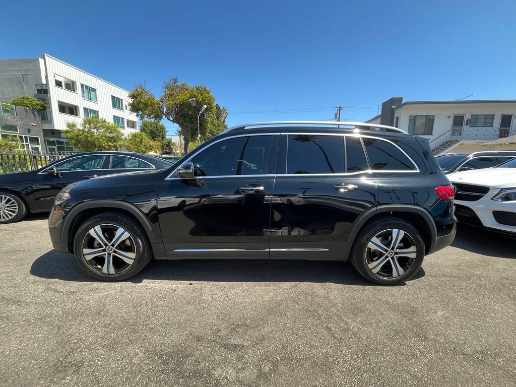 Used 2023 Mercedes-Benz EQB 300 4MATIC w/ Exclusive Package image 8