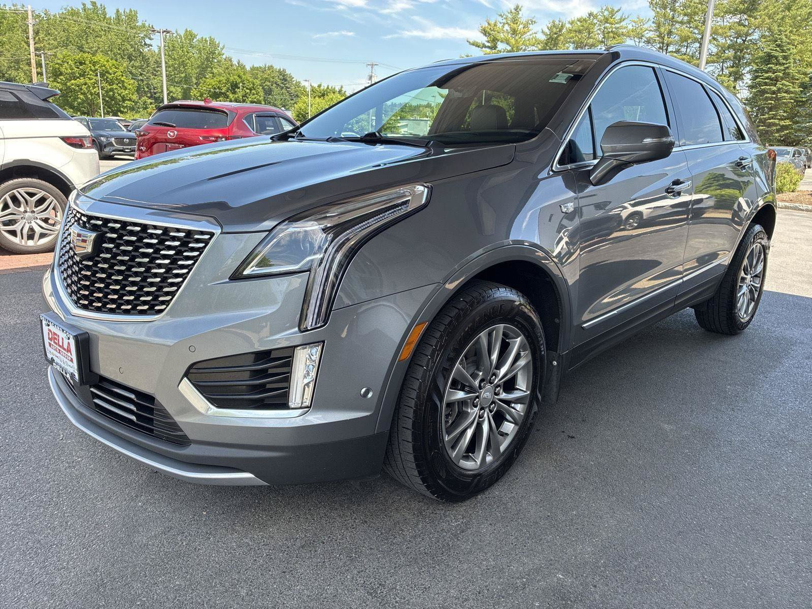 Used 2022 Cadillac XT5 Premium Luxury w/ Technology Package AWD/4WD image 3