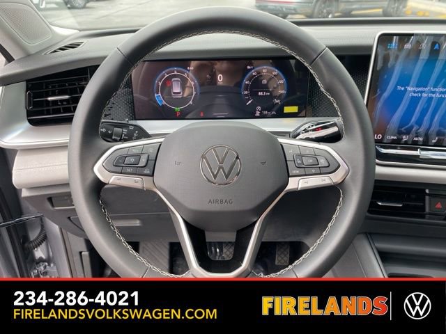 New 2025 Volkswagen Tiguan SE image 30
