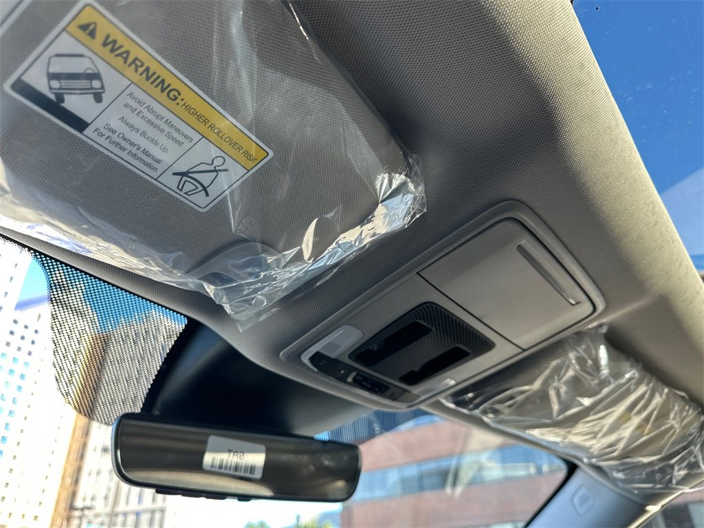 New 2025 Honda Pilot Touring image 33