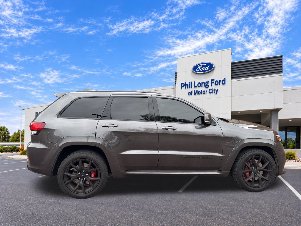 Used 2020 Jeep Grand Cherokee SRT w/ Trailer Tow Group IV AWD/4WD image 9