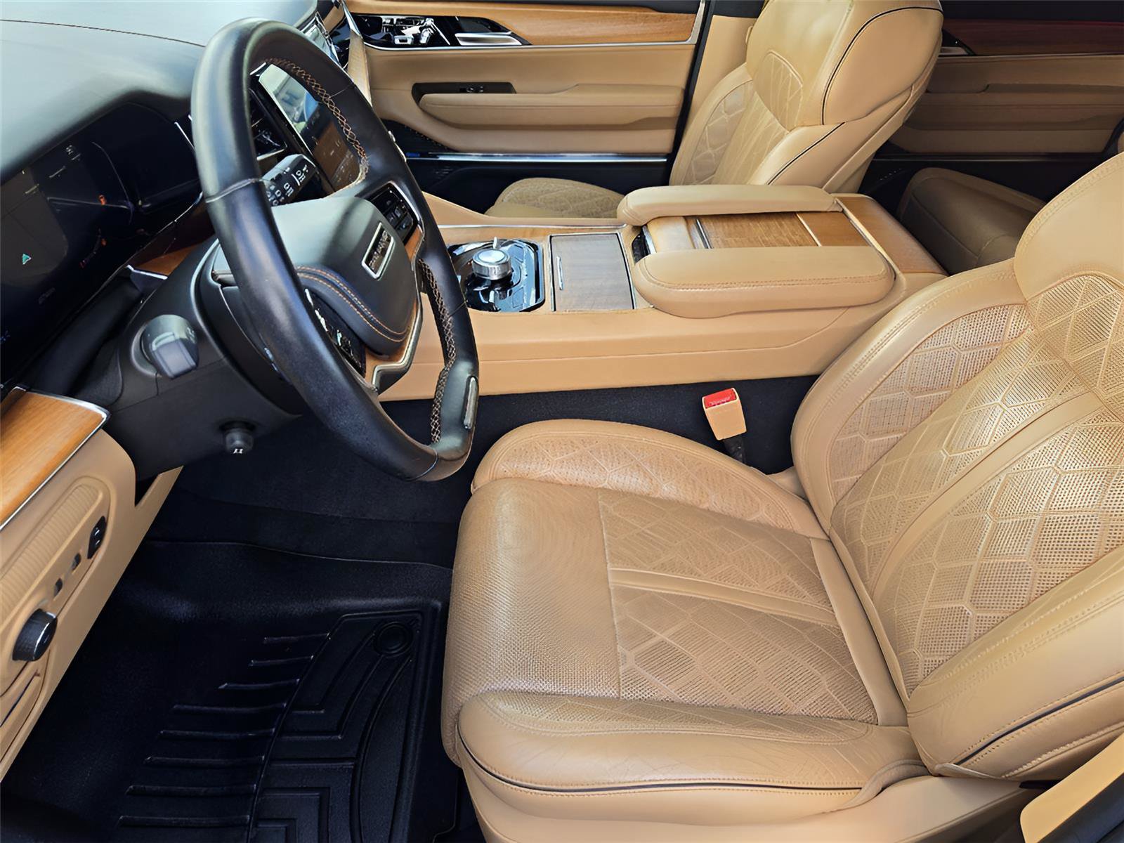 Used 2022 Jeep Grand Wagoneer Series III w/ Flexible Seating Group AWD/4WD image 12
