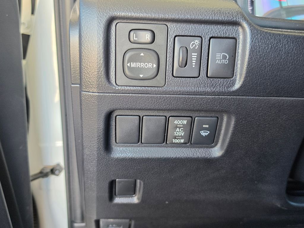 Used 2022 Toyota 4Runner SR5 Premium w/ Moonroof Package AWD/4WD image 5