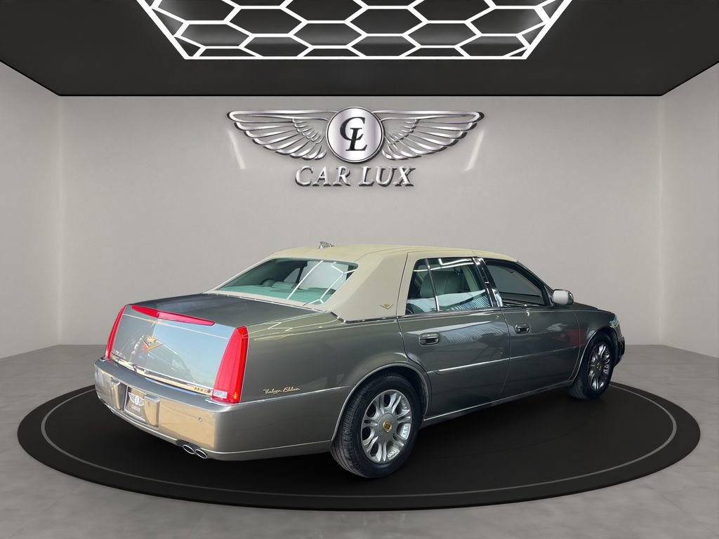 Used 2011 Cadillac DTS Luxury FWD image 4