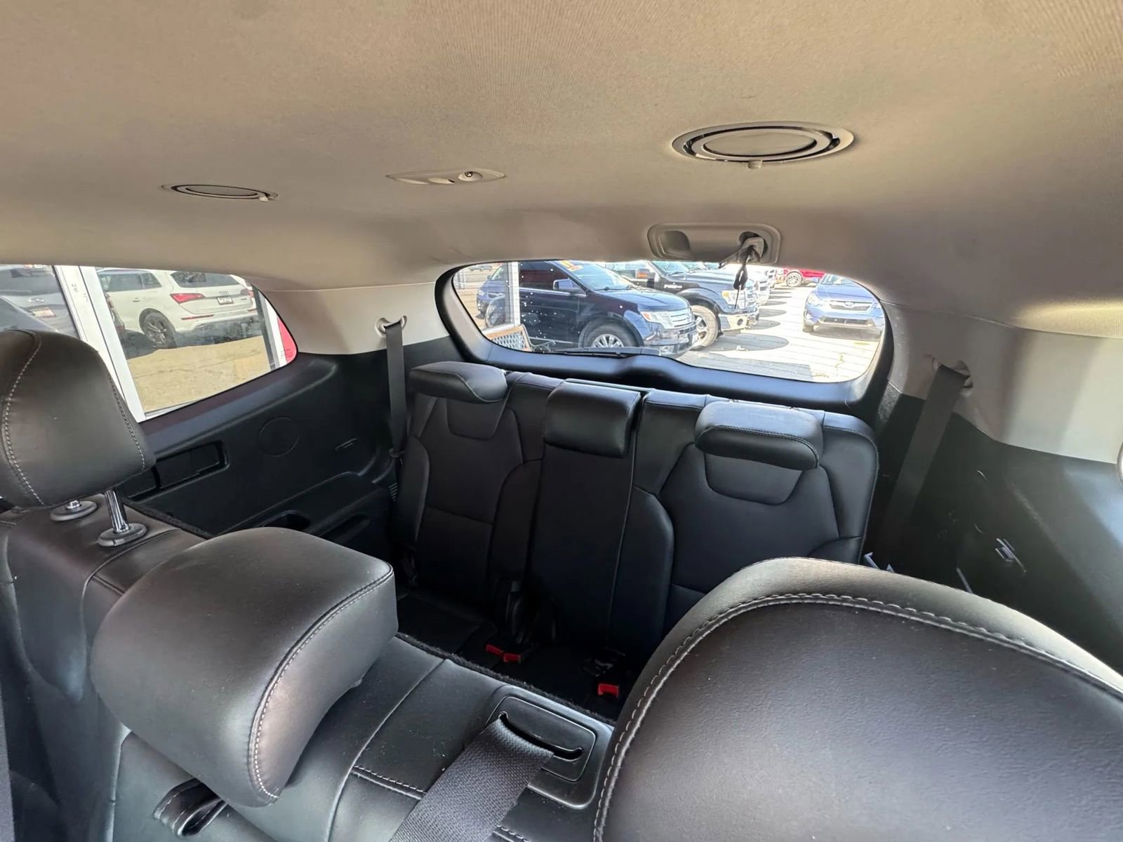 Used 2022 Kia Telluride LX image 11