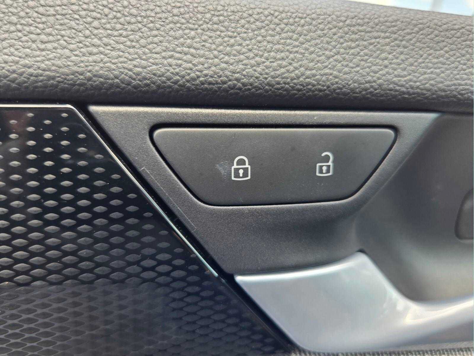 Used 2026 Volkswagen Tiguan S FWD image 32