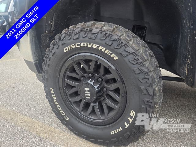 Used 2011 GMC Sierra 2500 SLT image 2