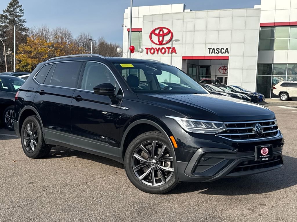 Used 2022 Volkswagen Tiguan SE w/ Panoramic Sunroof Package