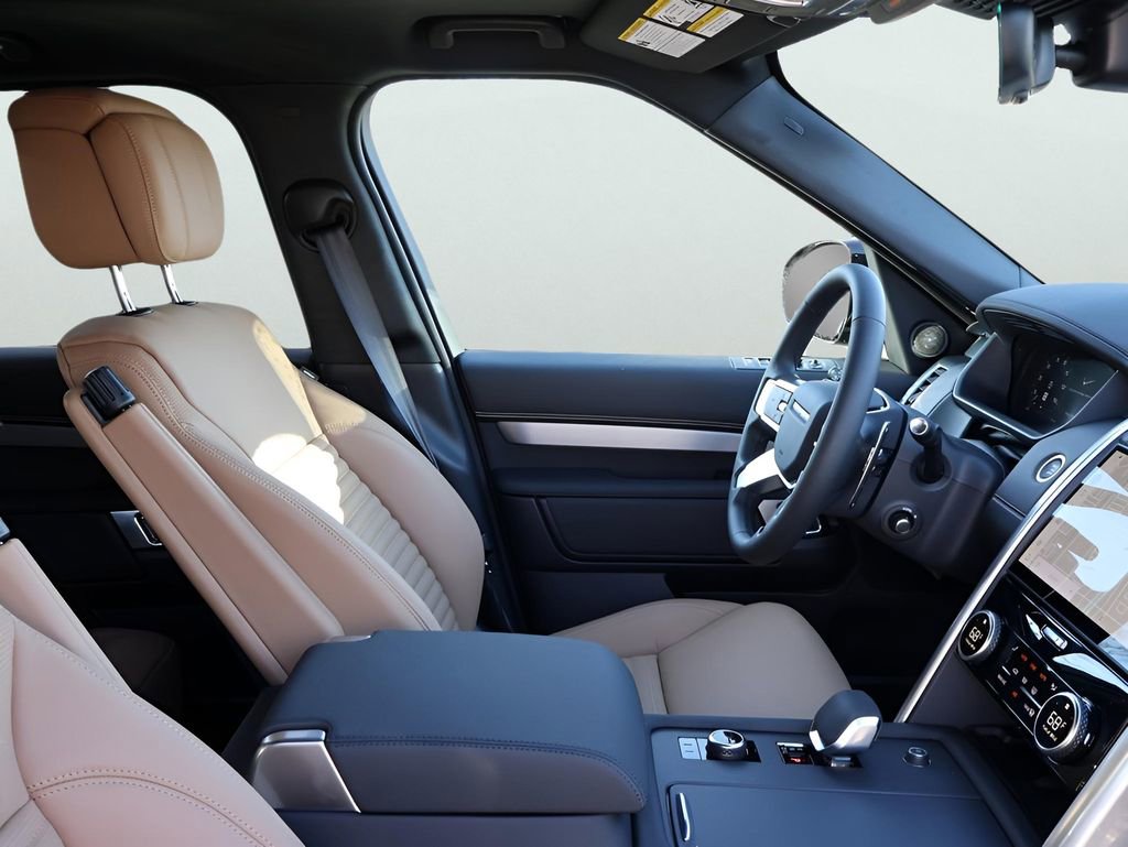 New 2026 Land Rover Discovery Limited Edition image 9