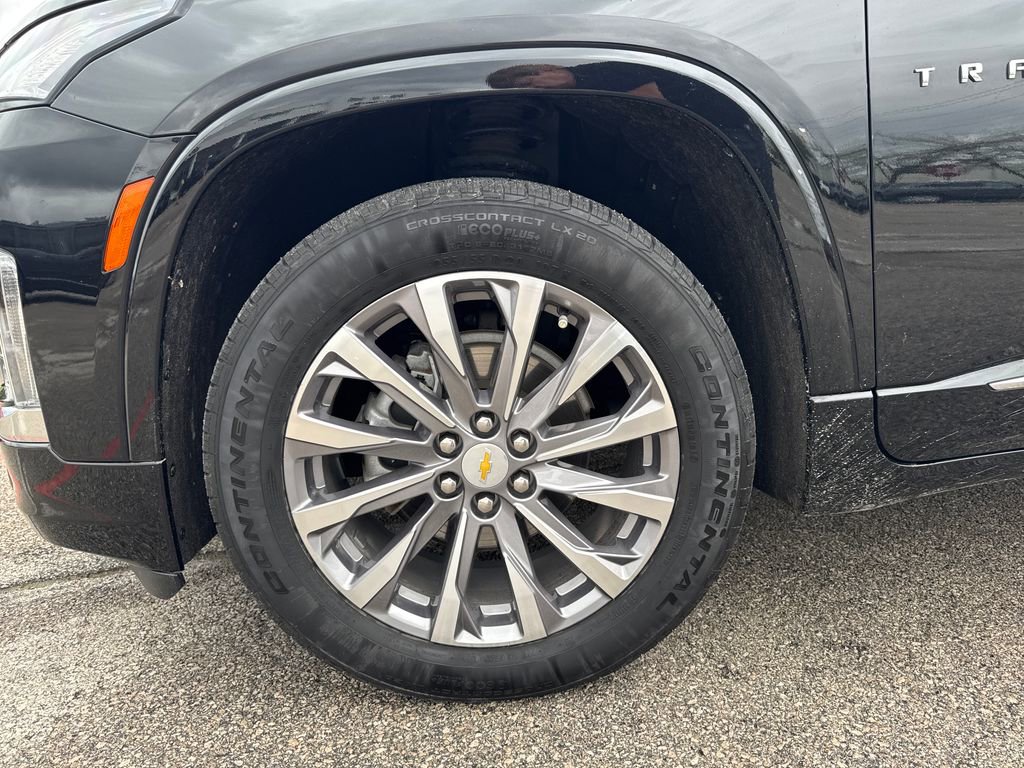 Used 2023 Chevrolet Traverse Premier w/ LPO, Floor Liner Package image 39