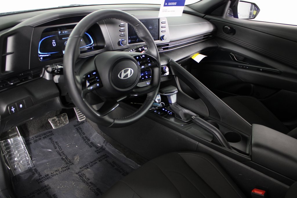 Certified 2025 Hyundai Elantra Sport image 14