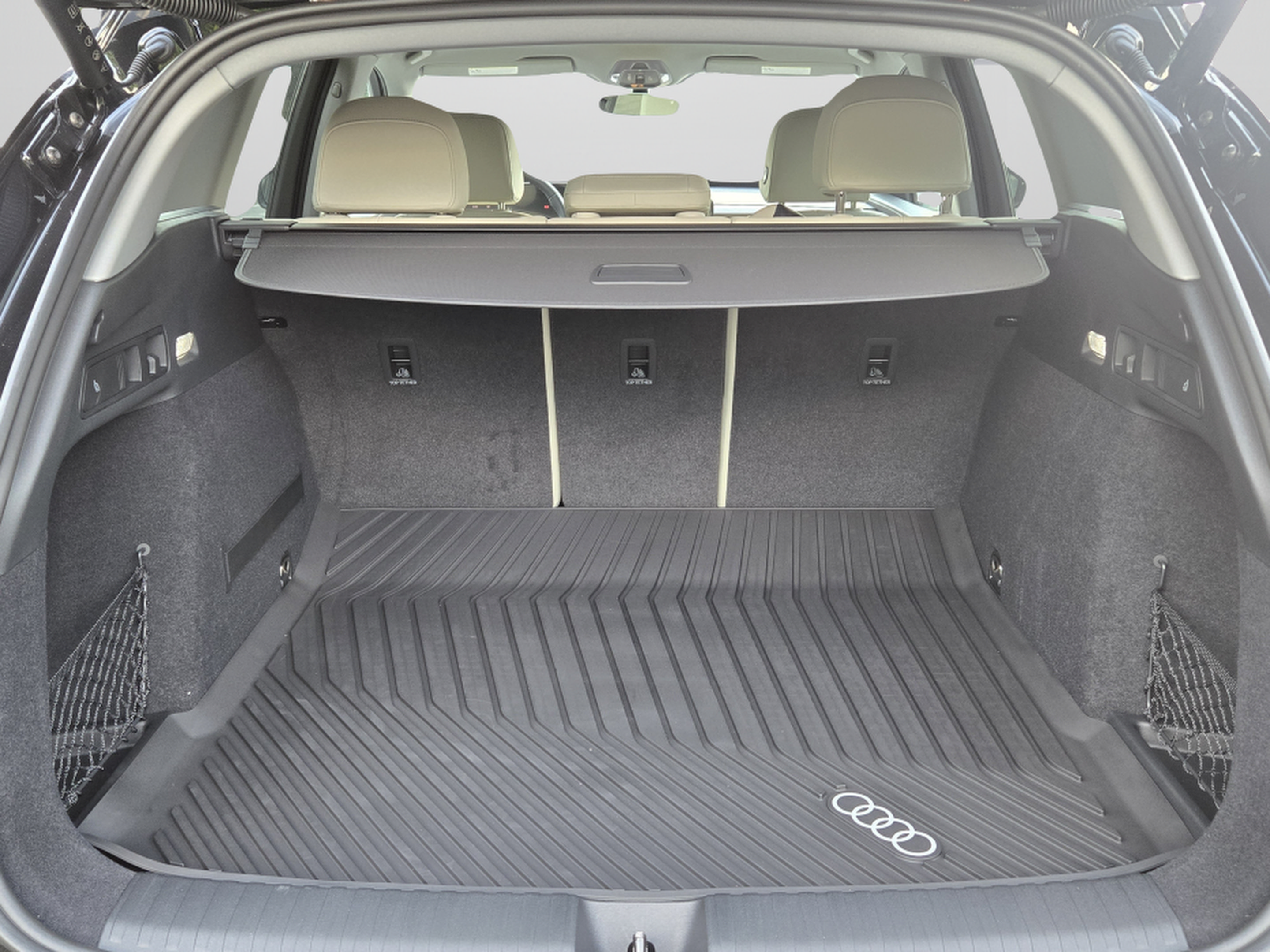 New 2025 Audi Q6 e-tron Premium AWD/4WD image 13