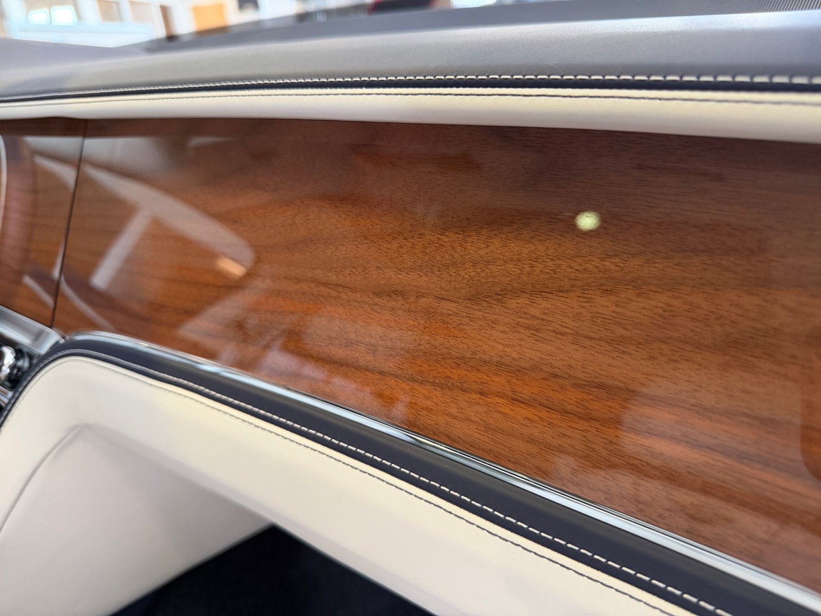 Used 2024 Bentley Flying Spur V8 AWD/4WD image 23