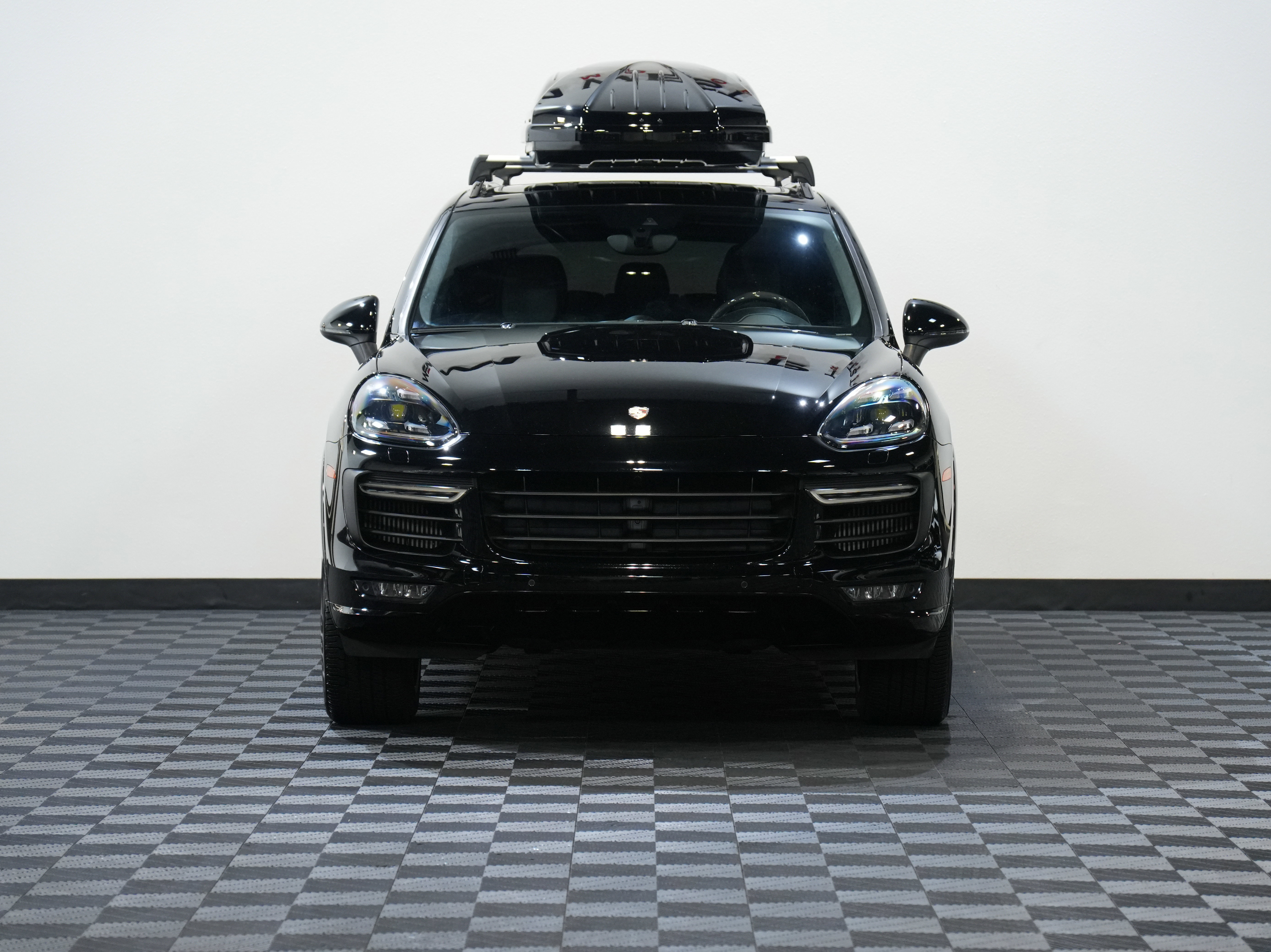Used 2016 Porsche Cayenne GTS image 4