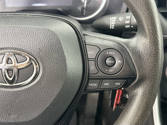 Used 2023 Toyota RAV4 LE AWD/4WD image 19