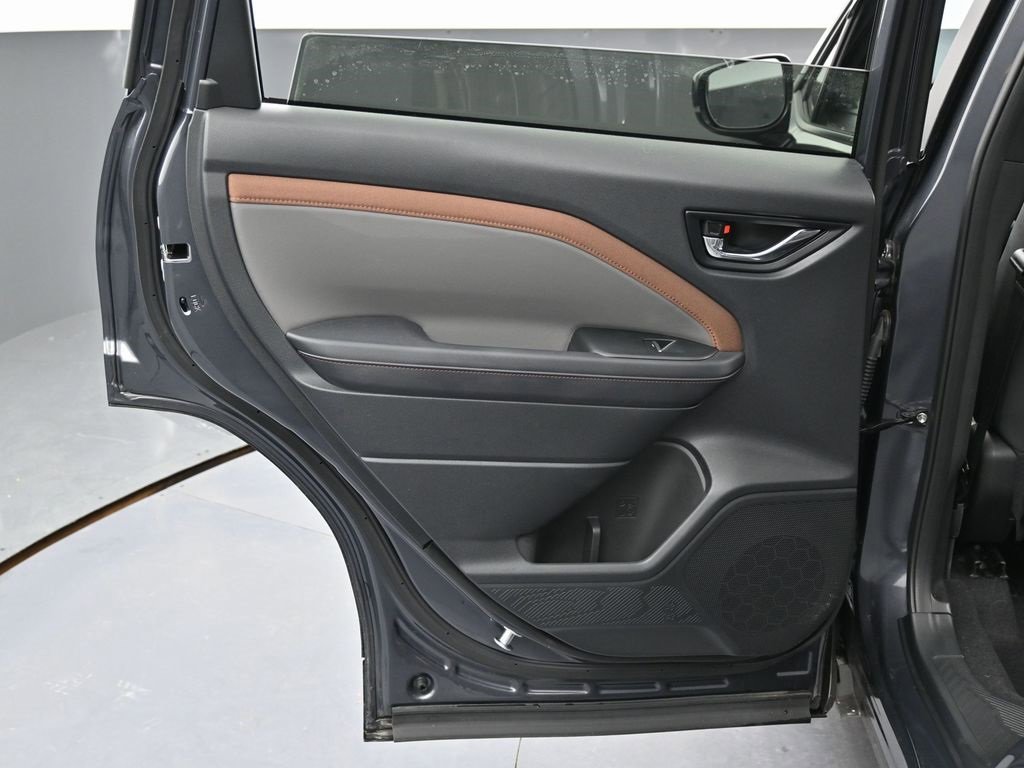 Used 2025 Subaru Forester Sport image 38