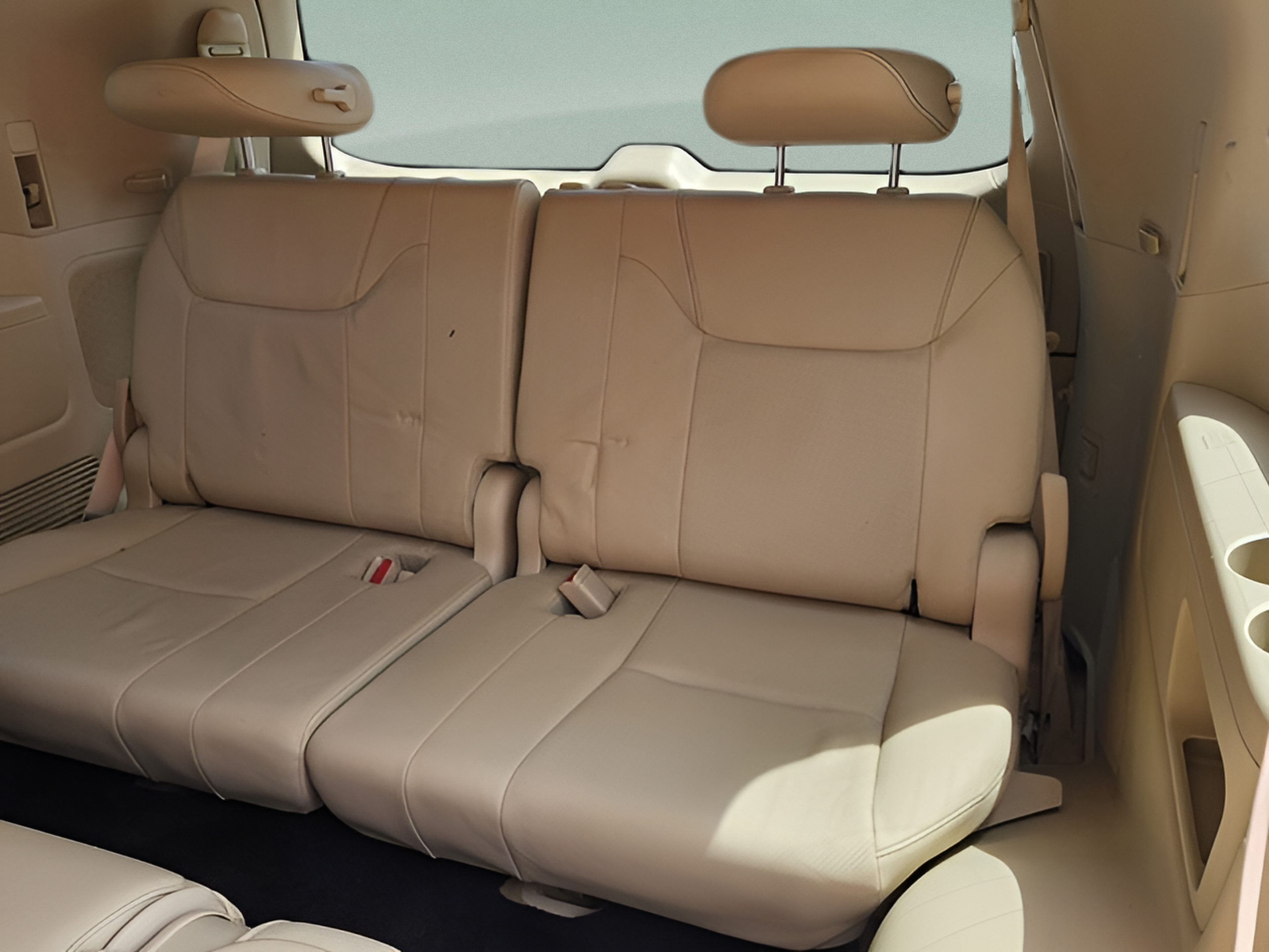 Used 2013 Lexus LX 570 4WD w/ Luxury Pkg image 9