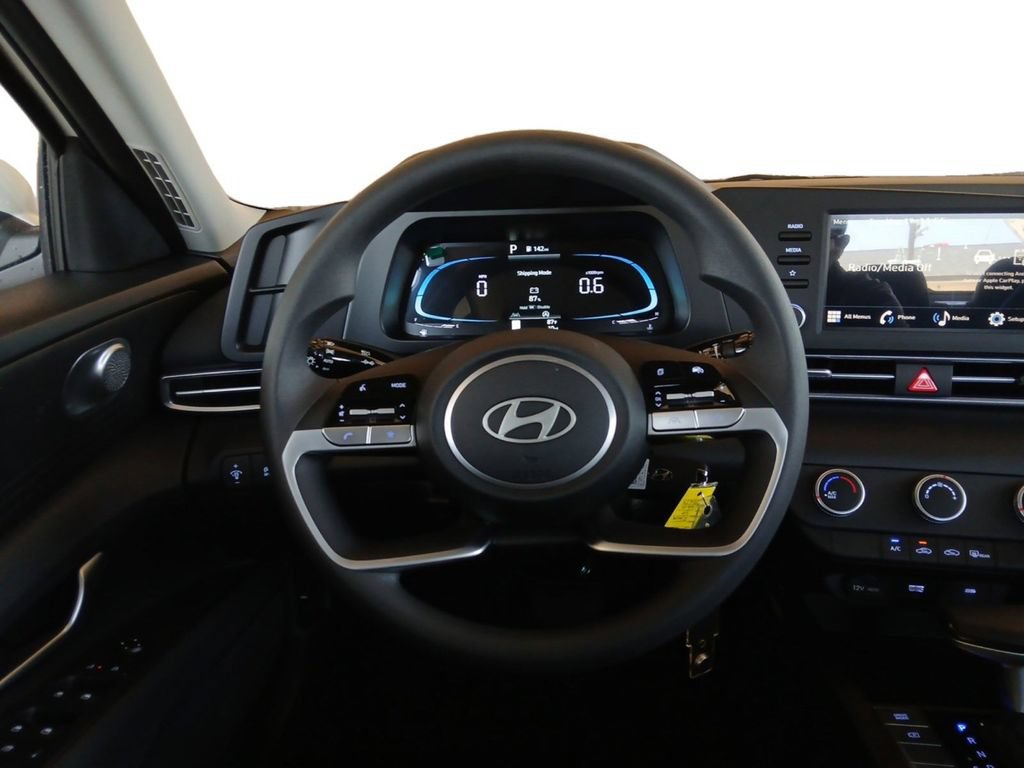 New 2026 Hyundai Elantra SE FWD image 12