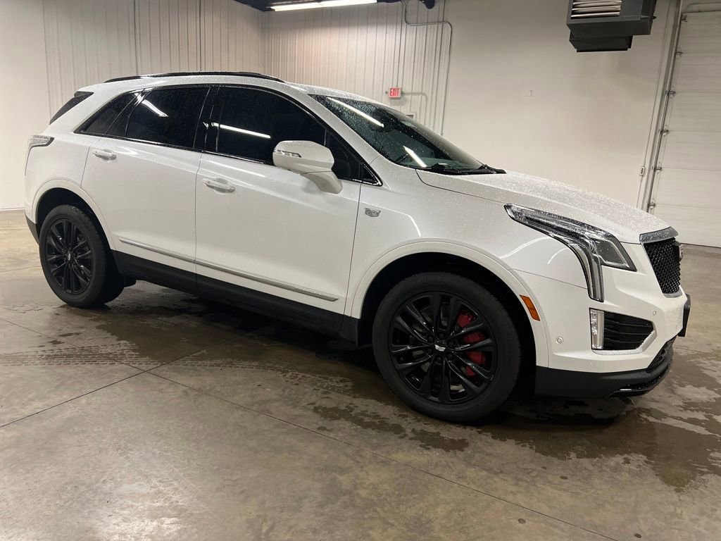 Certified 2023 Cadillac XT5 Sportv w/ Technology Package image 1
