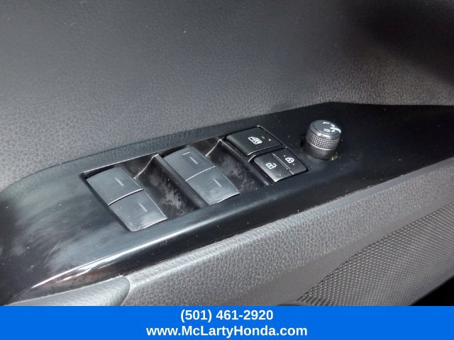 Used 2025 Toyota Camry SE FWD image 32