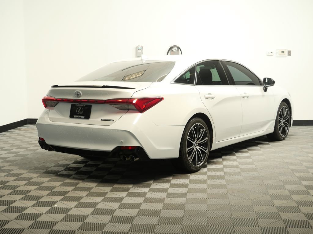 Used 2019 Toyota Avalon Touring w/ Advanced Safety Package image 8