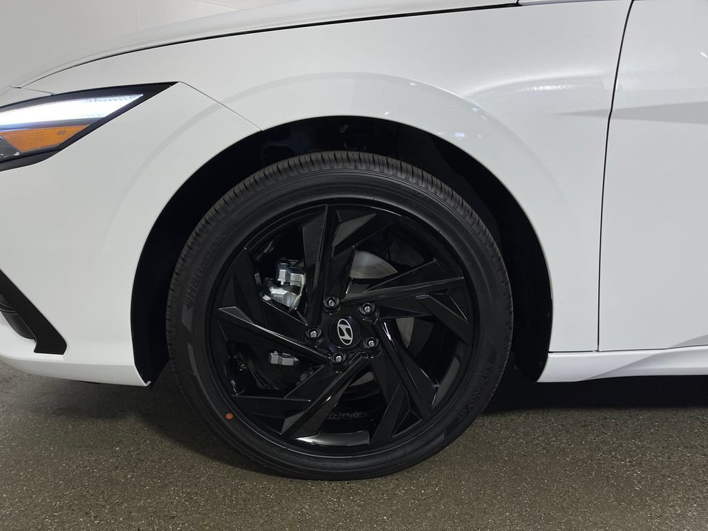 New 2026 Hyundai Elantra SEL FWD image 11