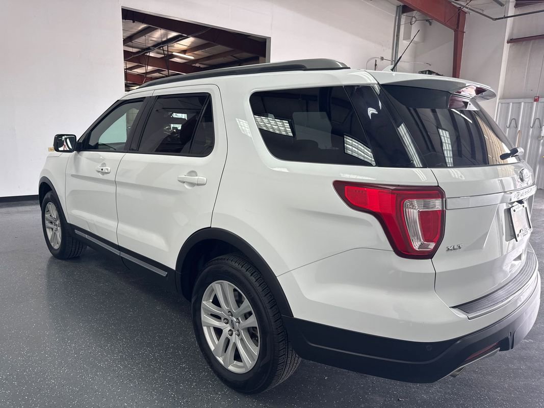 Used 2018 Ford Explorer XLT w/ Equipment Group 201A image 6
