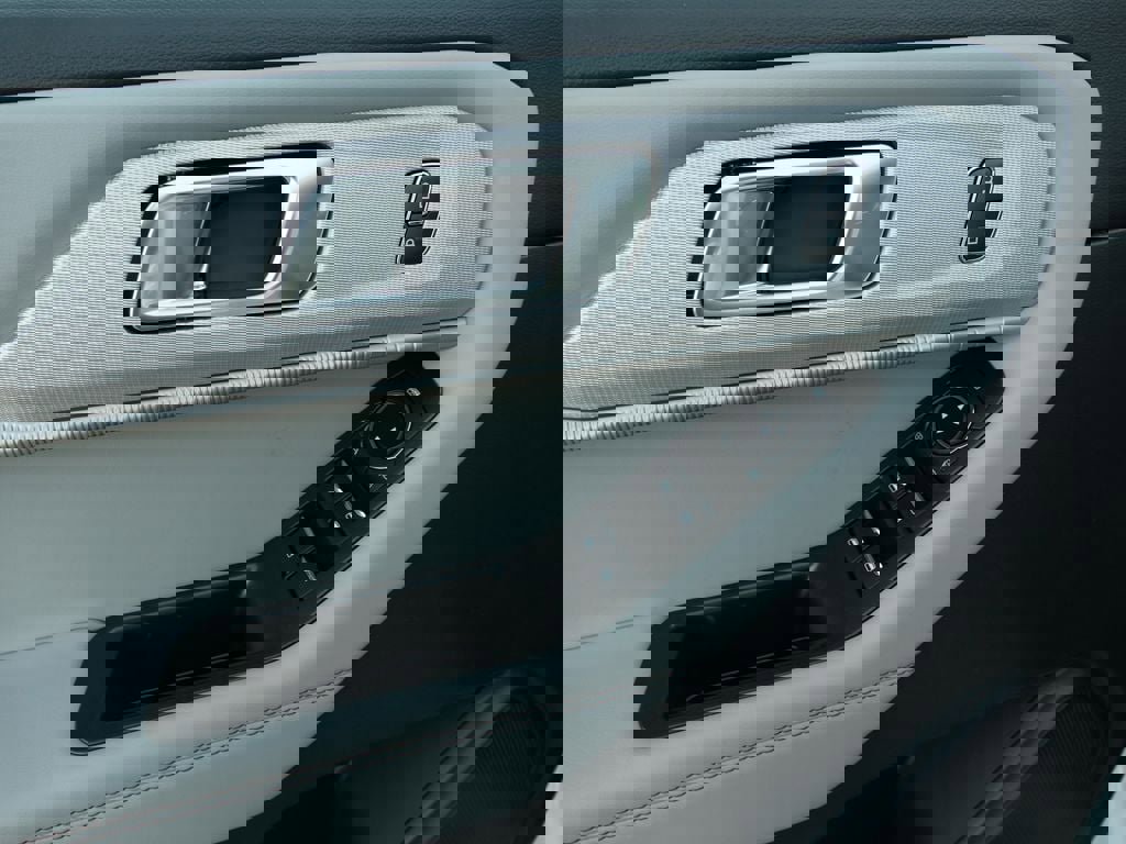 Used 2026 Ford Explorer Active w/ Active Comfort Package image 15