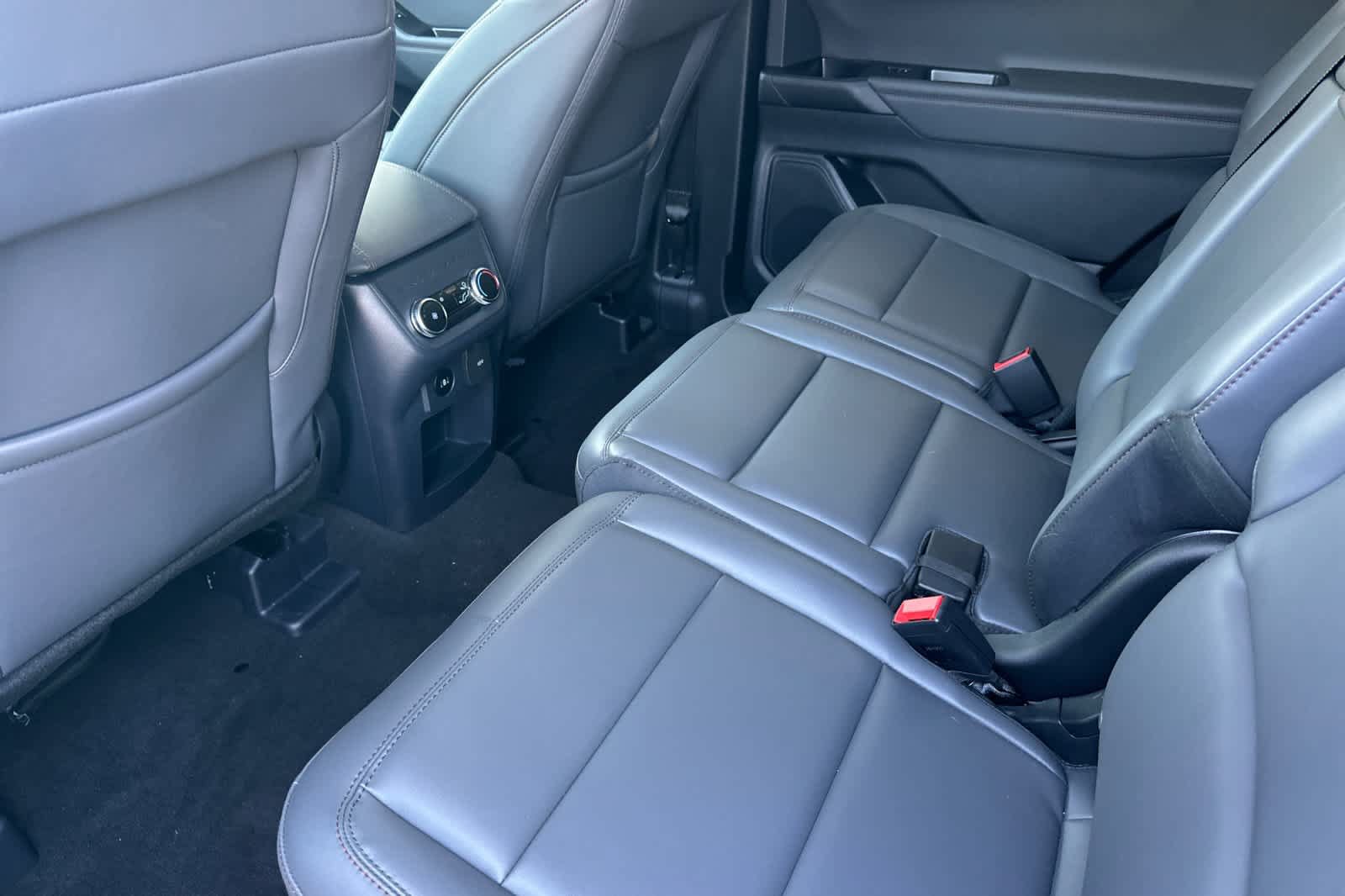 New 2026 Ford Explorer Active w/ Active Comfort Package RWD image 4