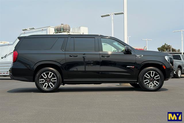 Certified 2024 GMC Yukon XL AT4 w/ AT4 Premium Plus Package AWD/4WD image 3