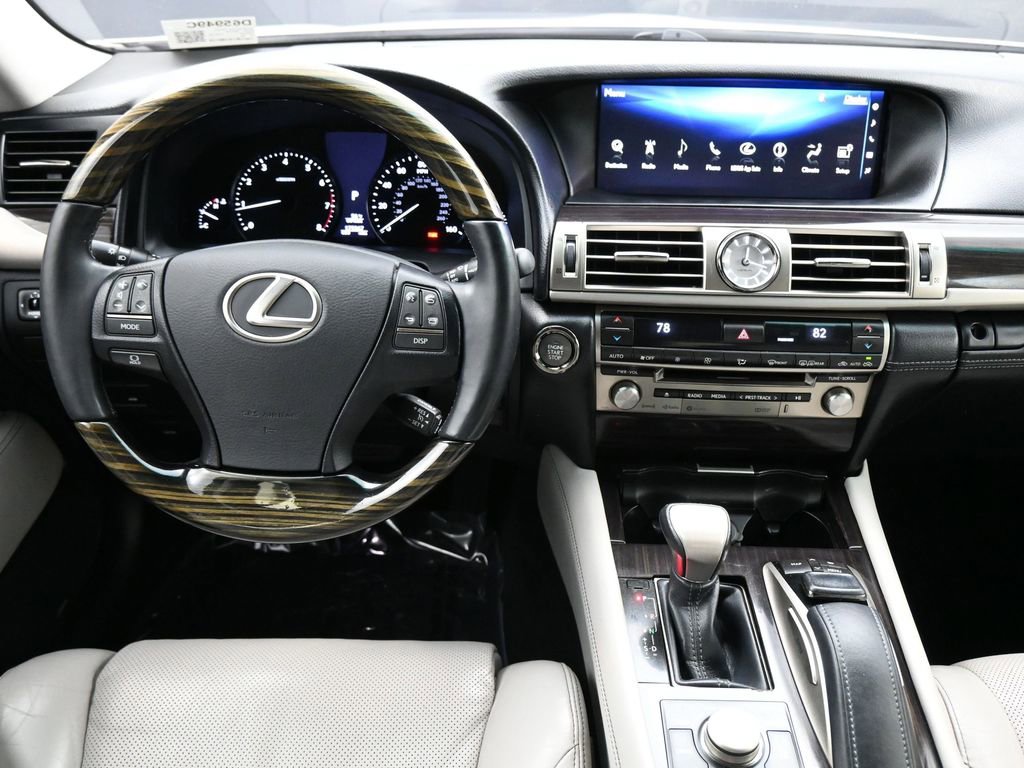 Used 2016 Lexus LS 460 w/ Comfort Package image 7