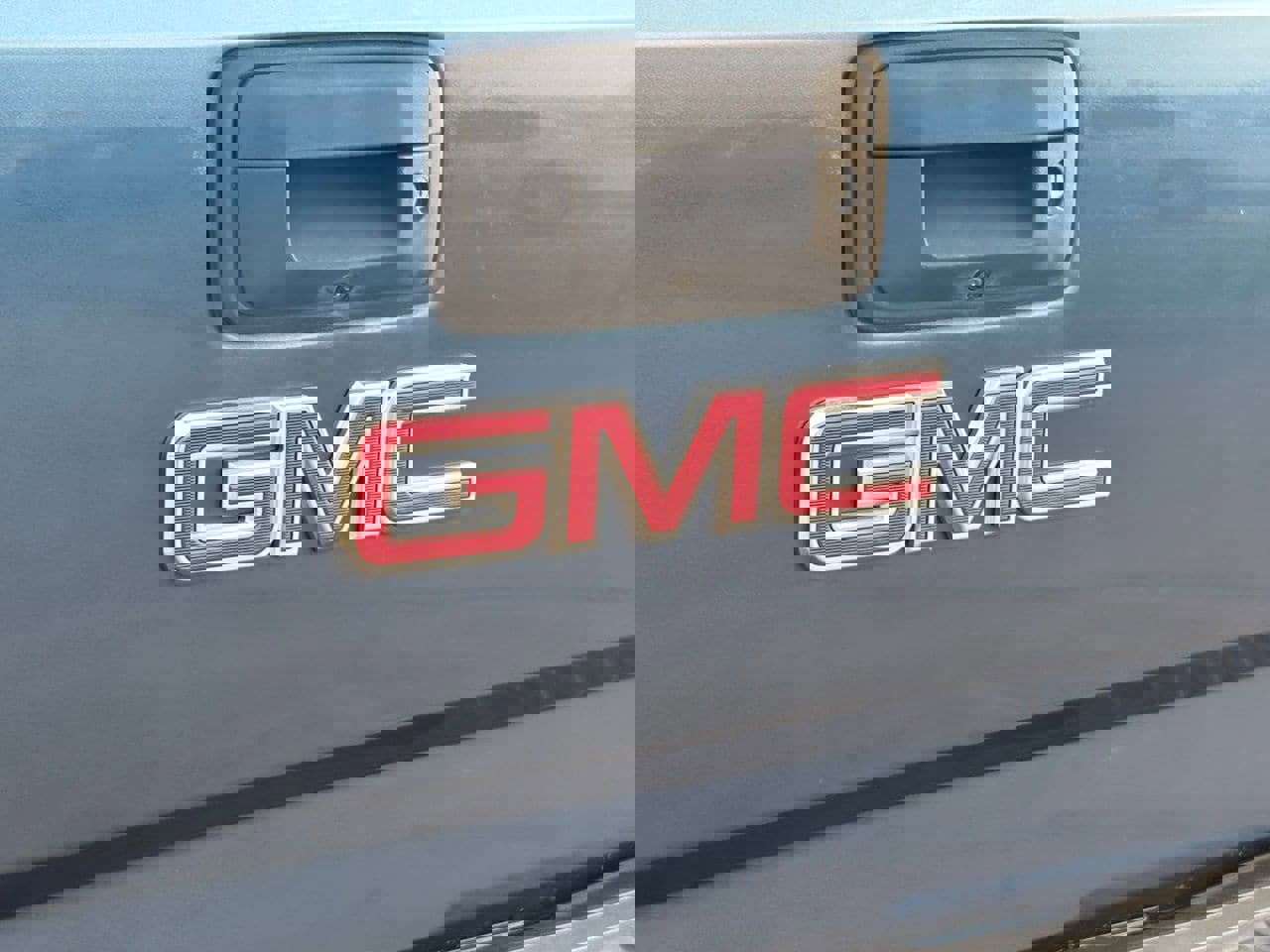 Used 2015 GMC Sierra 1500 SLE w/ SLE Value Package AWD/4WD image 6