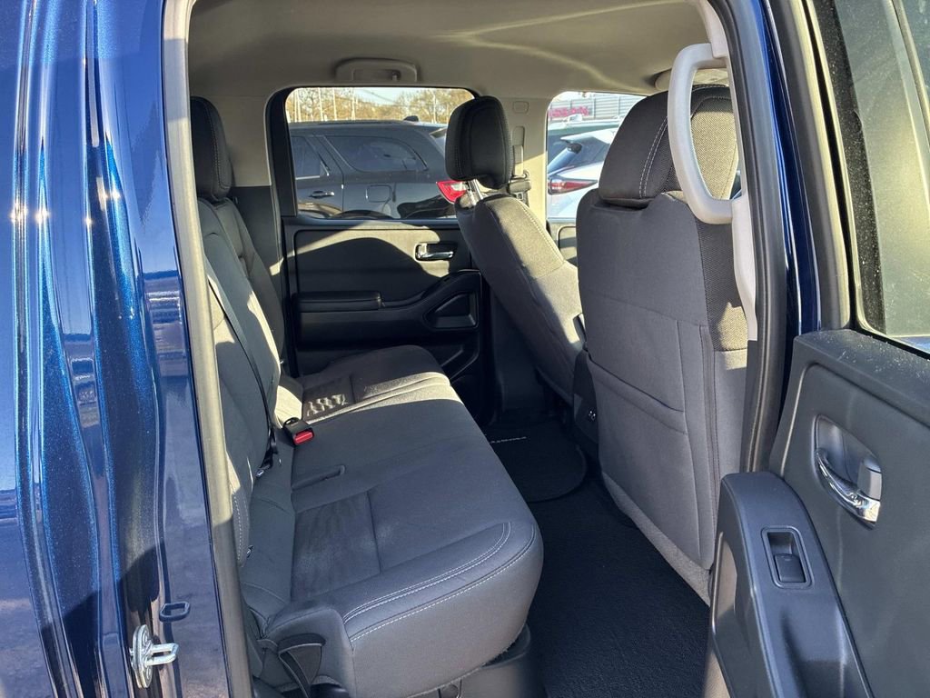 Used 2023 Nissan Frontier SV w/ Tow Package AWD/4WD image 11