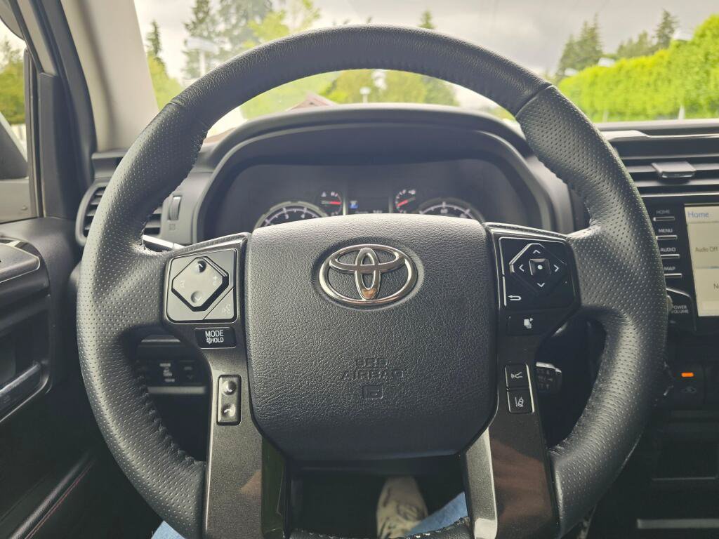 Used 2020 Toyota 4Runner TRD Off-Road Premium AWD/4WD image 24