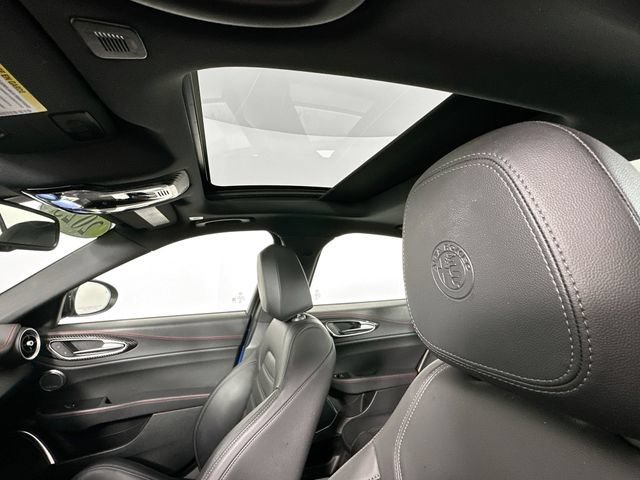 Used 2023 Alfa Romeo Giulia Estrema AWD/4WD image 21