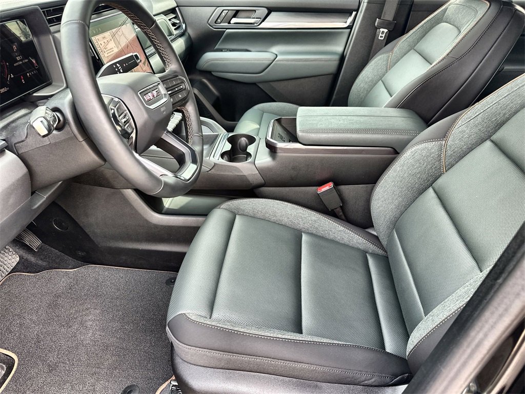 New 2026 GMC Terrain AT4 w/ Convenience Package III image 24