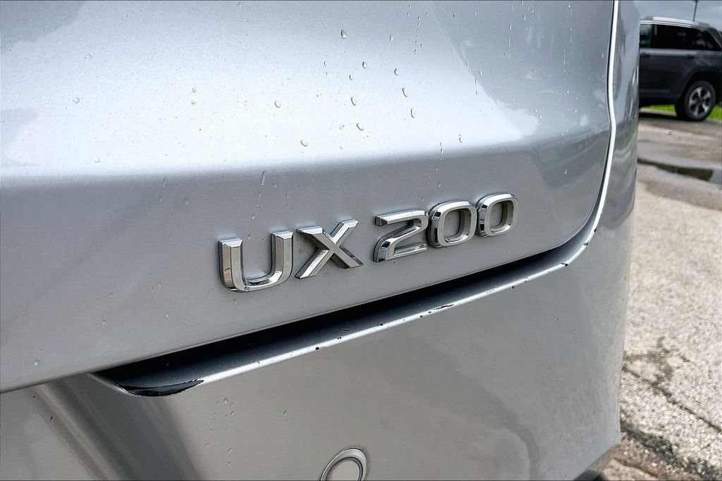 Used 2019 Lexus UX 200 w/ Premium Package FWD image 21