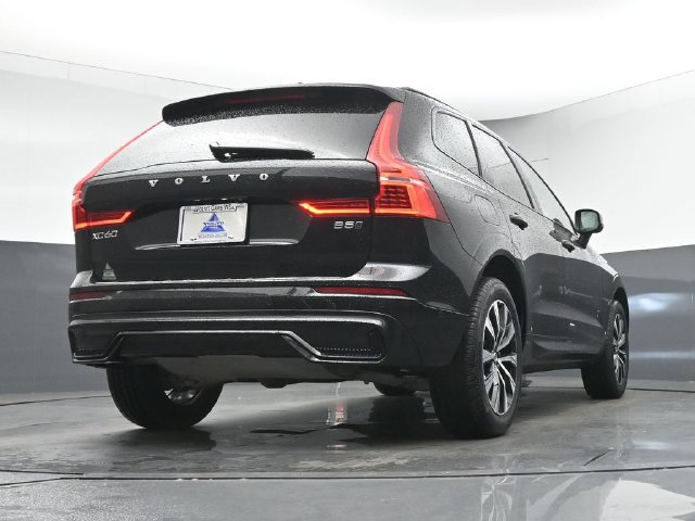 Used 2024 Volvo XC60 B5 Plus w/ Protection Package Premier AWD/4WD image 40