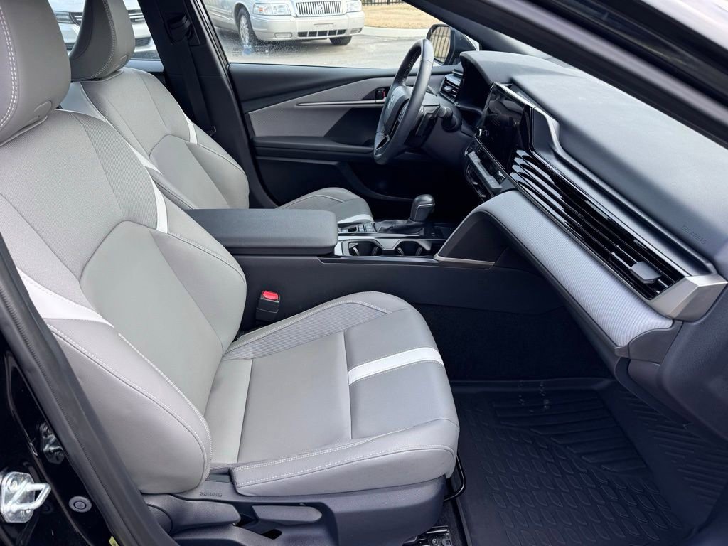 Used 2025 Toyota Camry SE FWD image 23