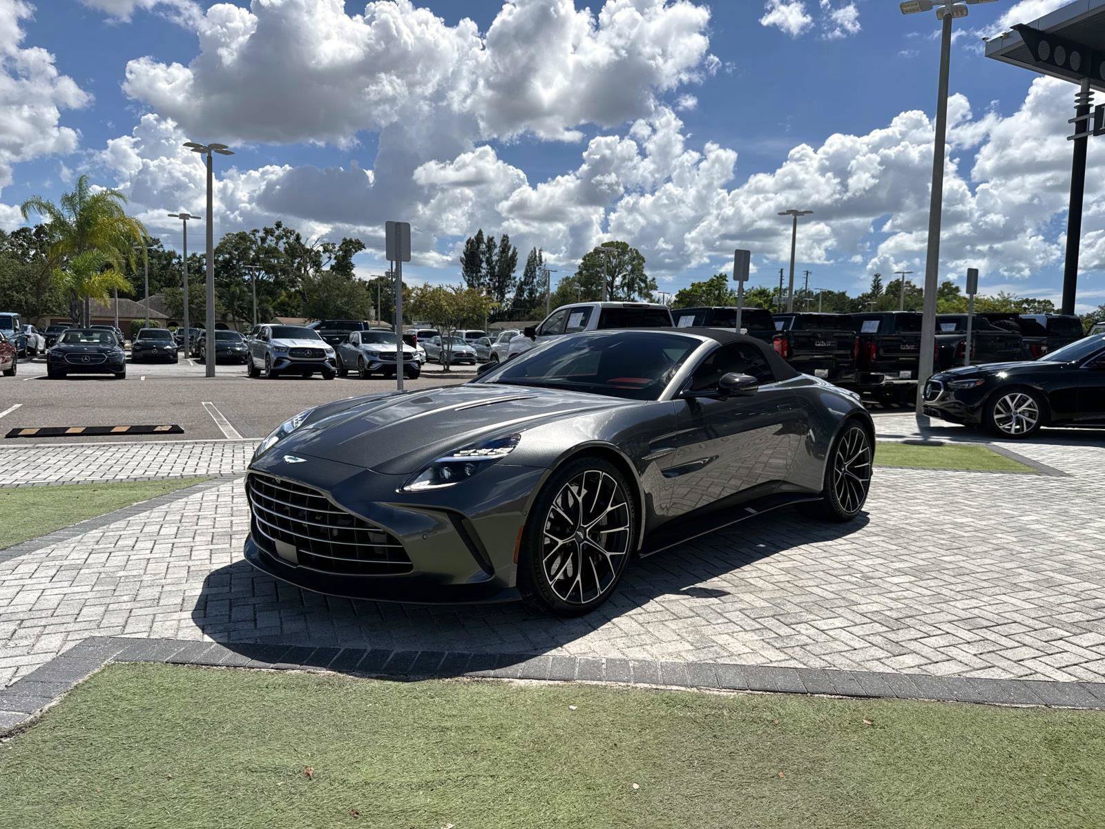 Used 2026 Aston Martin V8 Vantage Coupe RWD image 16