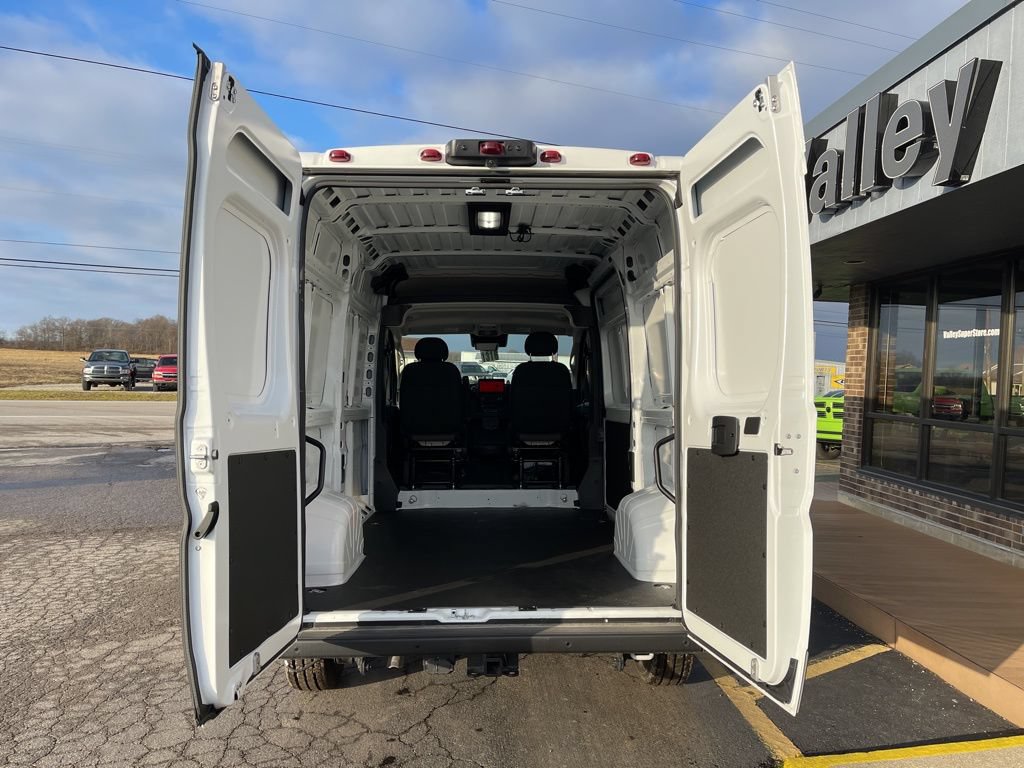 New 2025 RAM ProMaster 2500 w/ Premium Convenience Group FWD image 6
