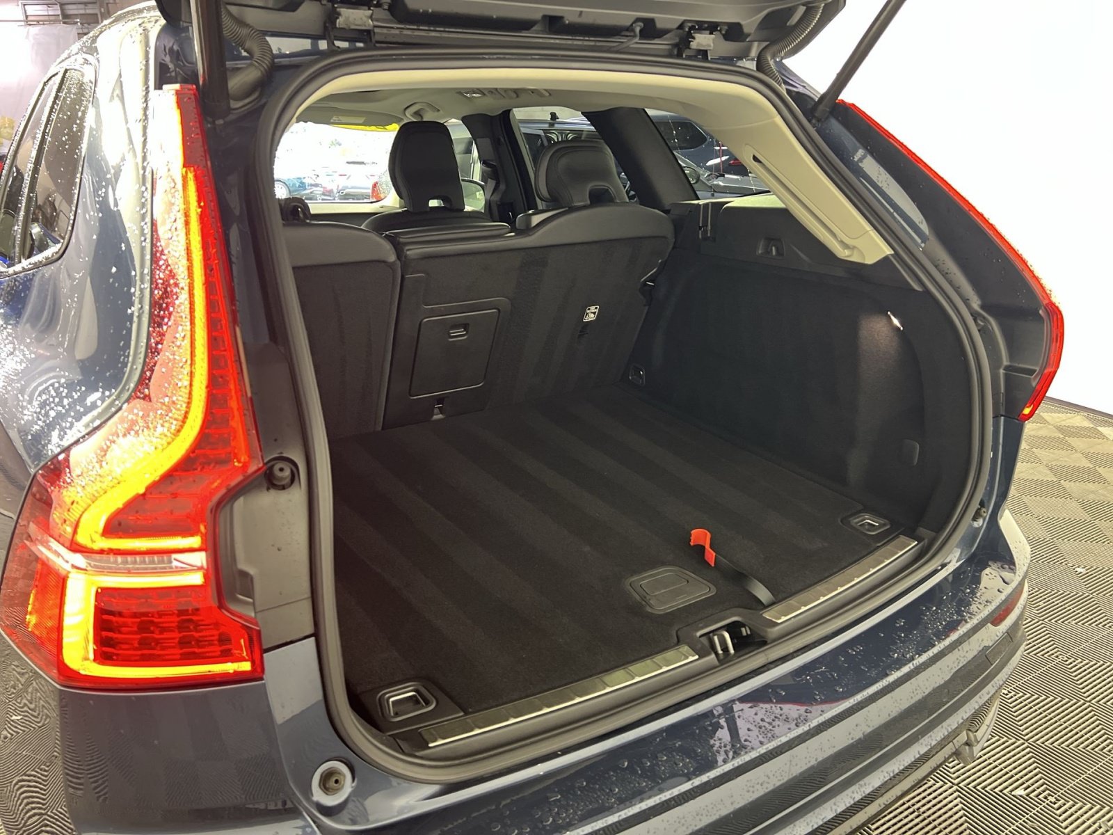 Used 2024 Volvo XC60 B5 Plus AWD/4WD image 26