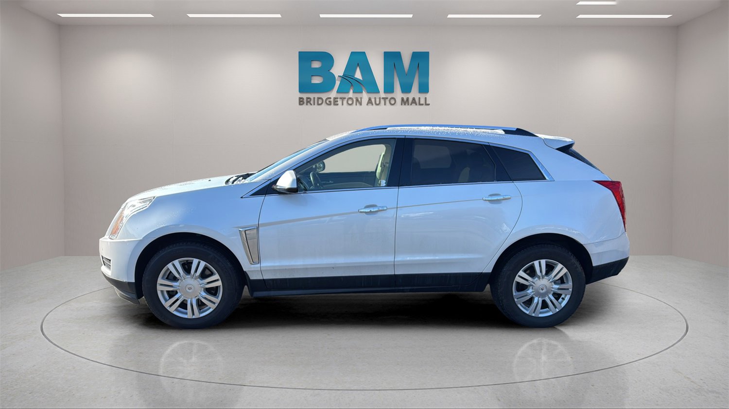 Used 2015 Cadillac SRX Luxury w/ Driver Awareness Package image 4