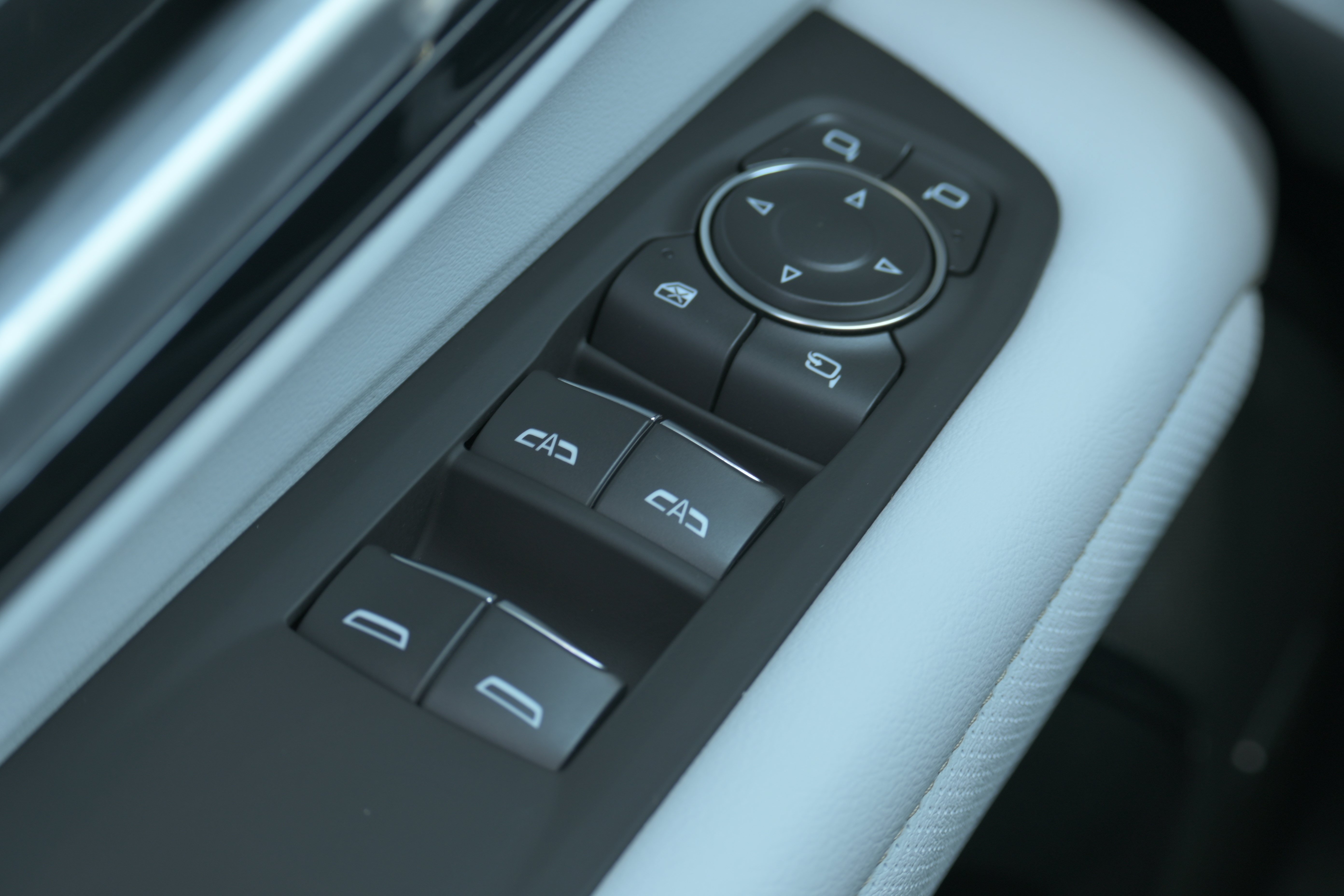 New 2026 Chevrolet Suburban Premier AWD/4WD image 32