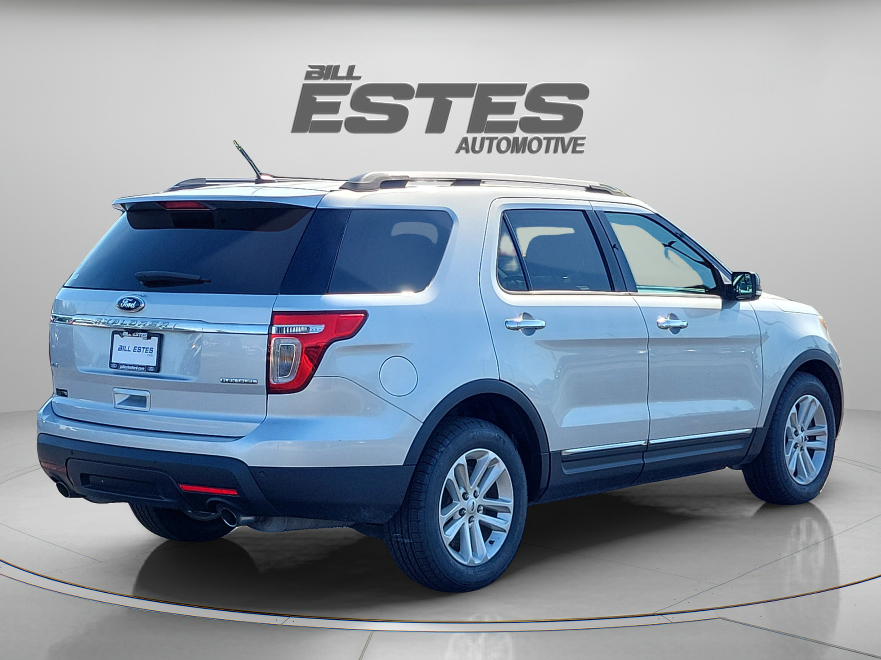 Used 2014 Ford Explorer XLT w/ Equipment Group 201A FWD image 4