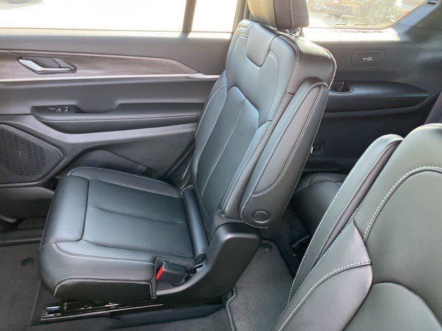 New 2025 Jeep Grand Cherokee L Limited w/ Trailer Tow Package image 25