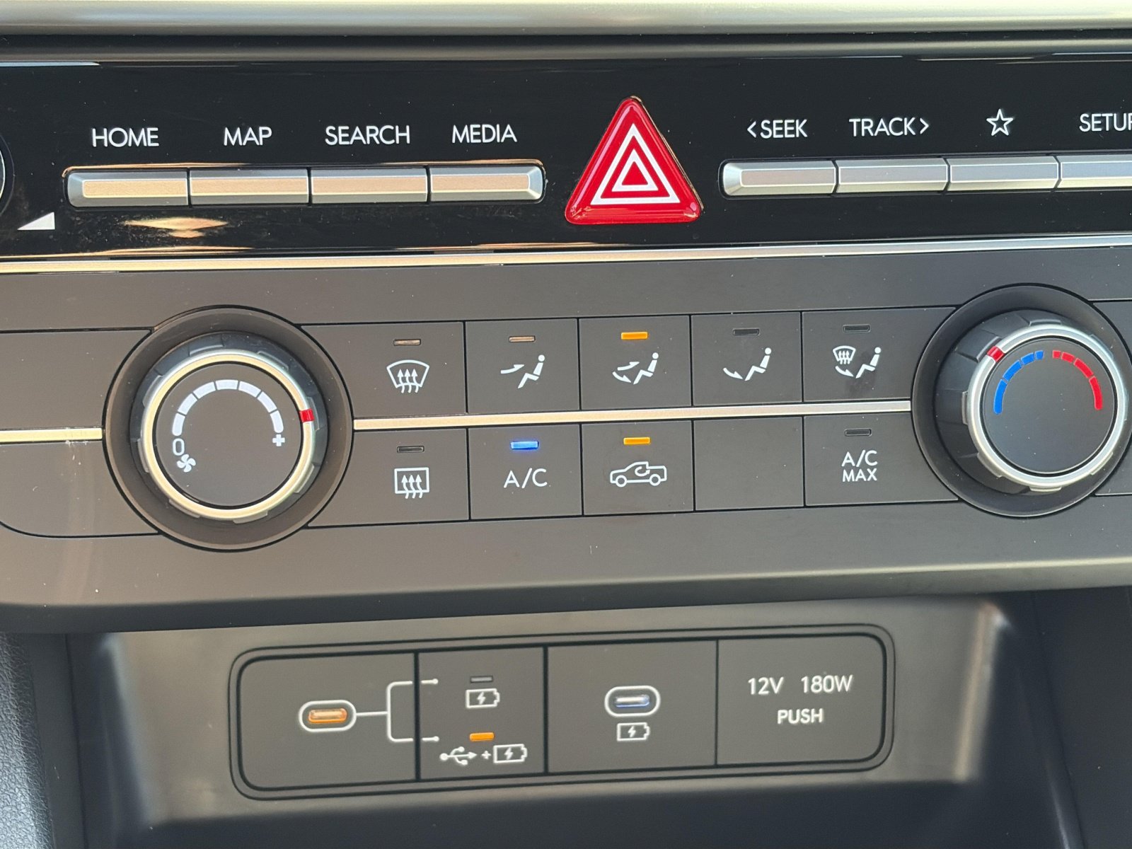 Certified 2025 Hyundai Santa Cruz SE AWD/4WD image 20